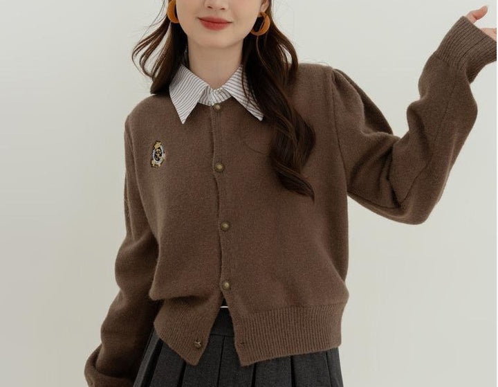 Cardigan tricot en cachemire pour femmes avec boutons dorés Chic & Stil