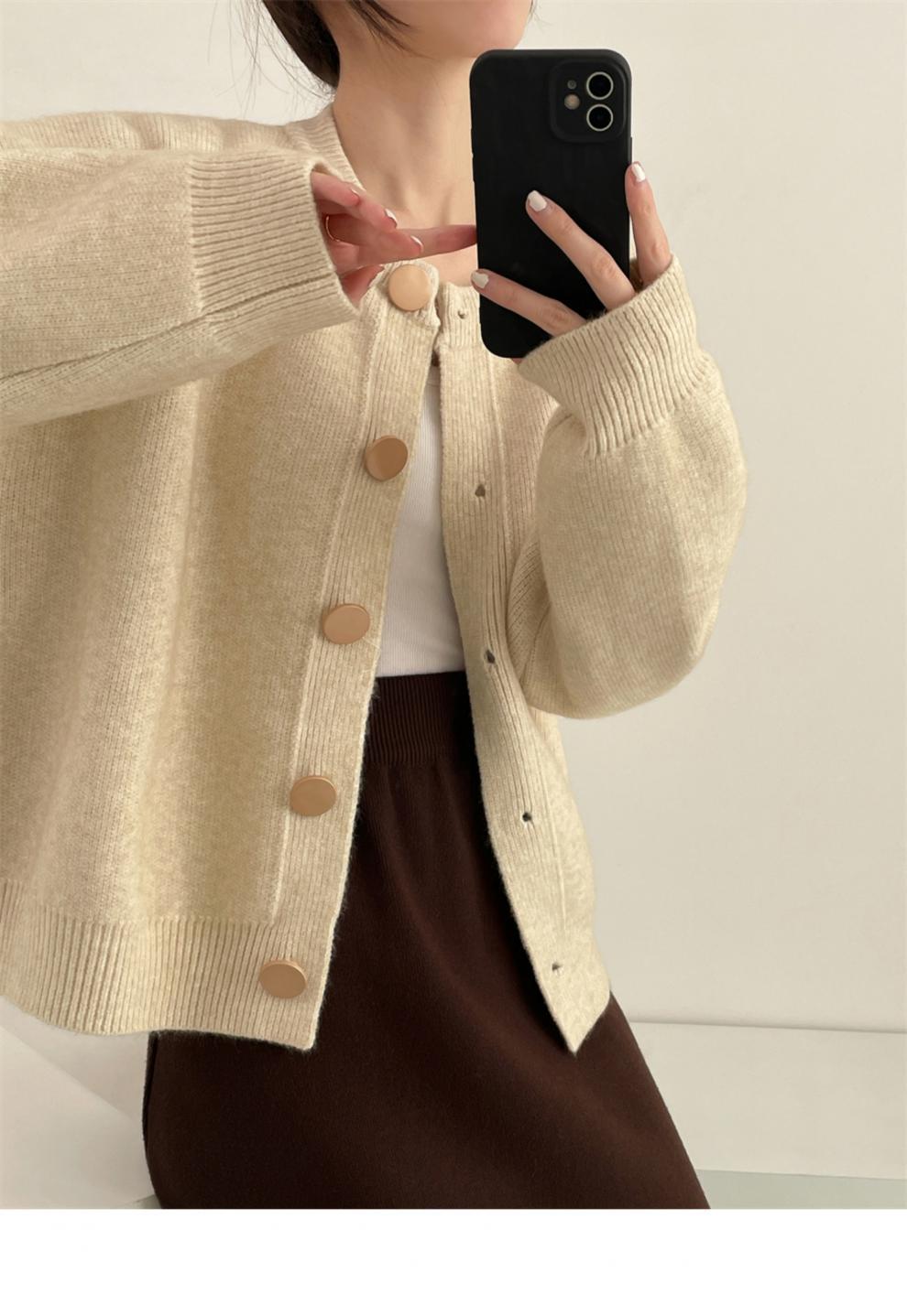 Oversized knit jacket for women with large wooden buttons and wide cut Lune London