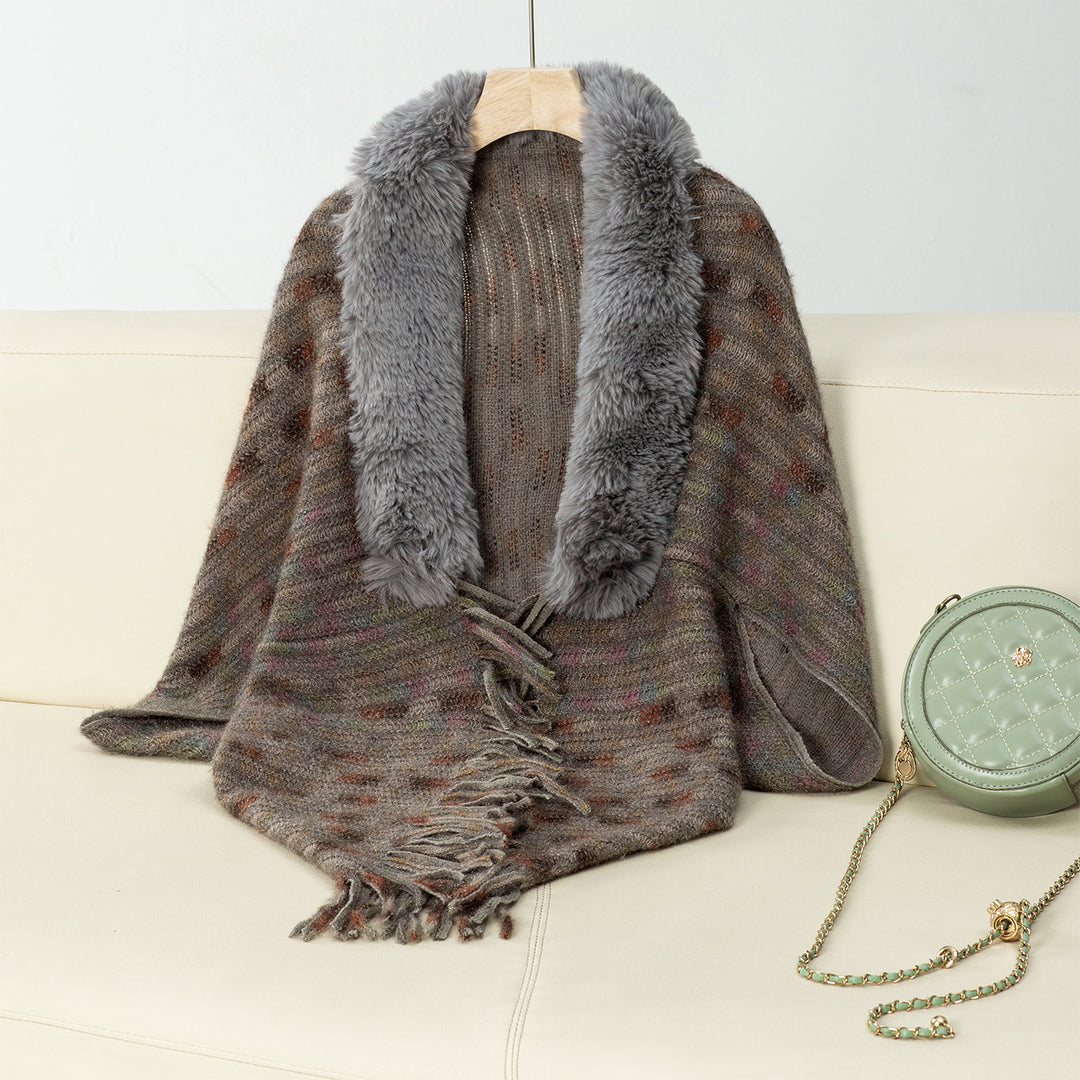 Women's elegant poncho with luxurious faux fur collar and fringes Lune London