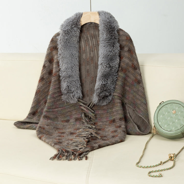 Women's elegant poncho with luxurious faux fur collar and fringes Lune London
