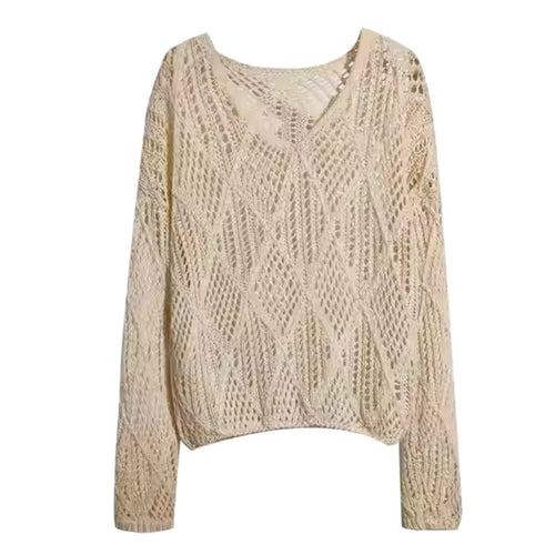 Chunky knit pullover for women with an innovative hole pattern and a relaxed fit Lune London