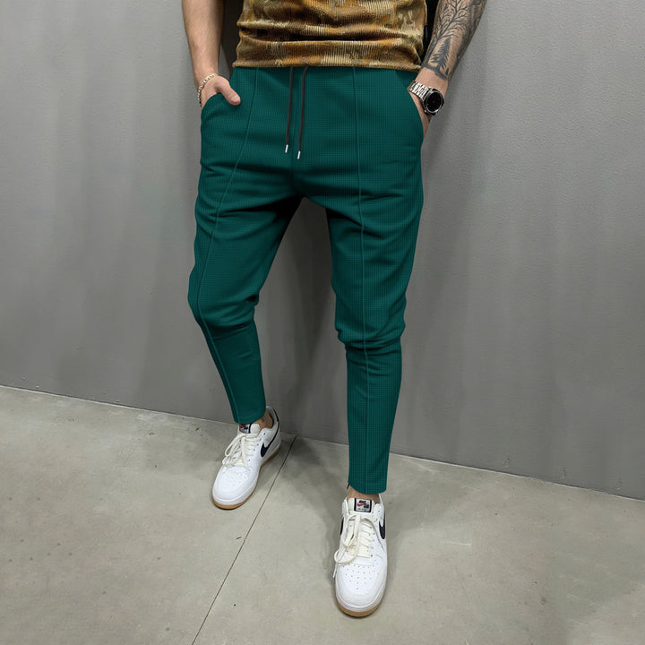 Trendy jogger pants for men with an elastic waistband and practical pockets Lune London