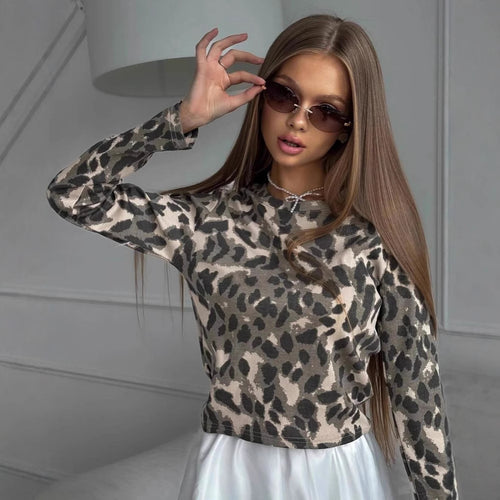 Long sleeve t-shirt for women with modern leopard print and soft touch Lune London
