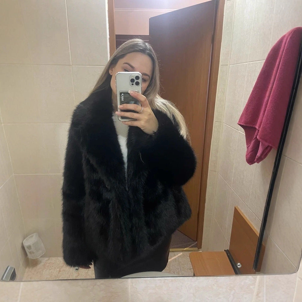 Ladies fashion oversized fur coat Chic und Style