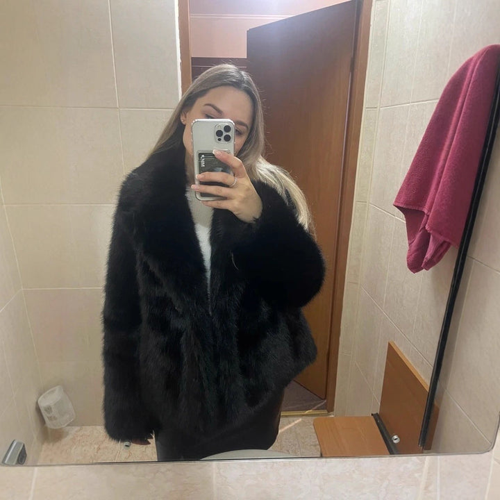 Ladies fashion oversized fur coat Chic und Style