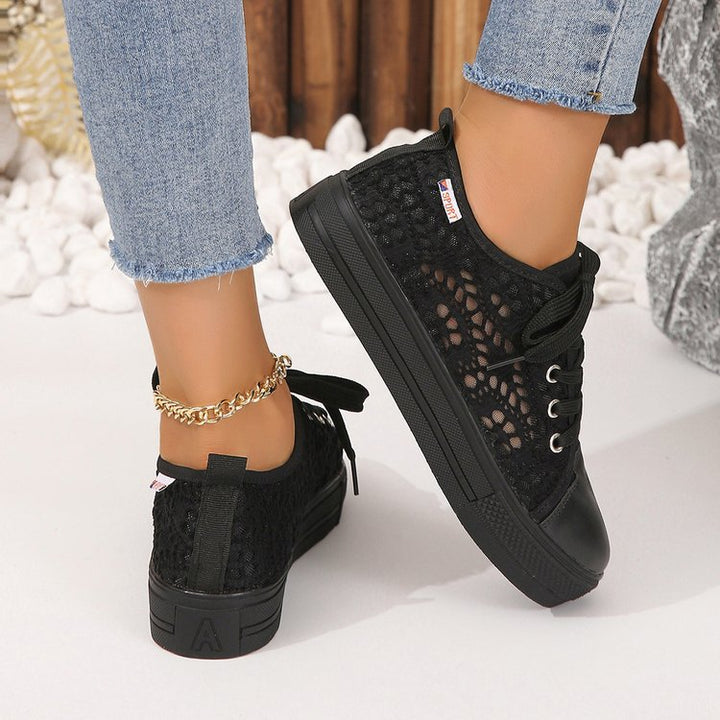 Women's sneakers with breathable mesh surface and non-slip sole Lune London