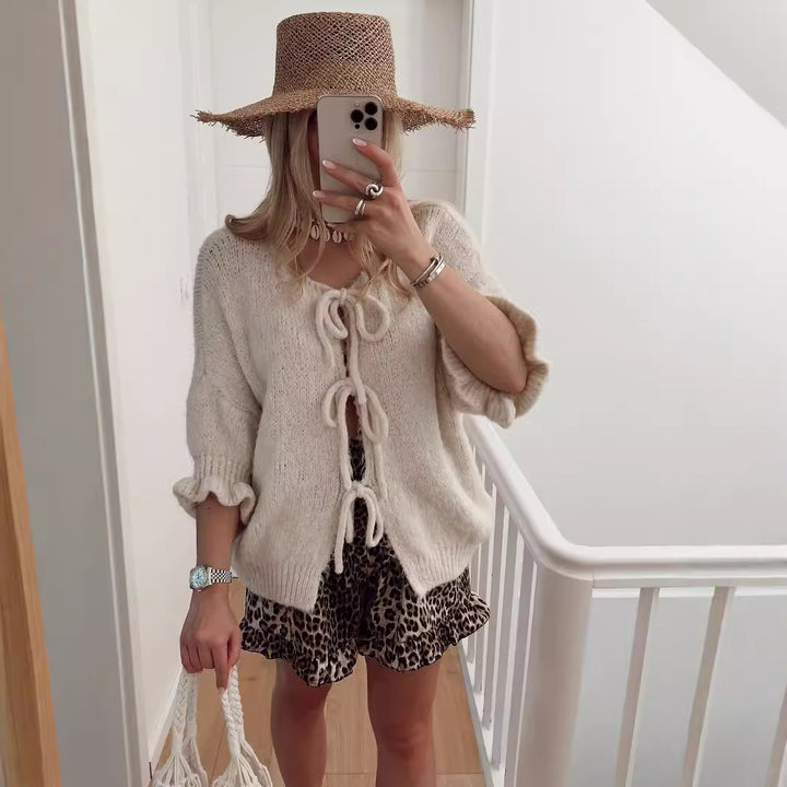Casual cardigan for women with playful lace details and short sleeves Lune London