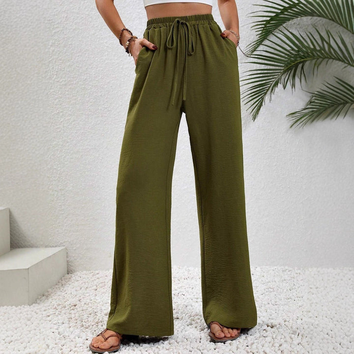 Casual palazzo pants for women with elastic waistband and practical pockets Lune London
