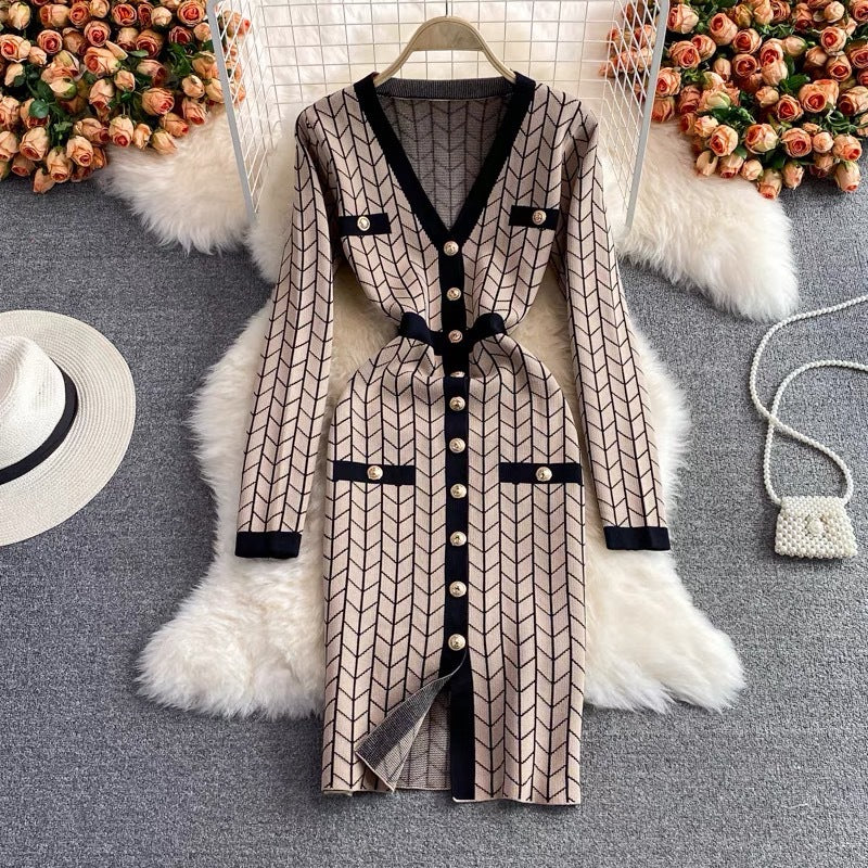 Knit dress for women with button details and V-neck Lune London