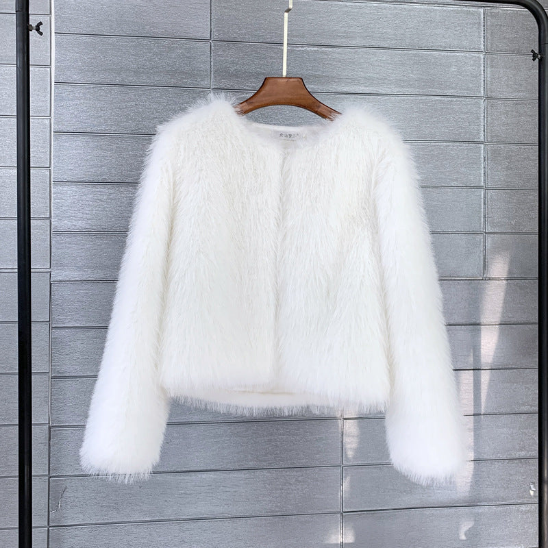 Ladies Short Plush Faux Fur Jacket with Stylish Elegant Sleeves Lune London
