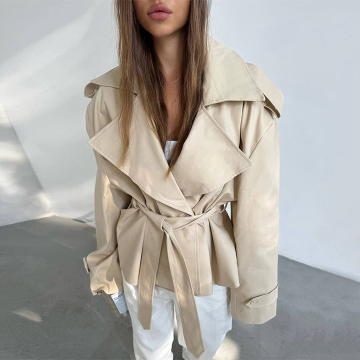 Ladies Elegant Trench-coat with belt at the waist and loose fit Lune London