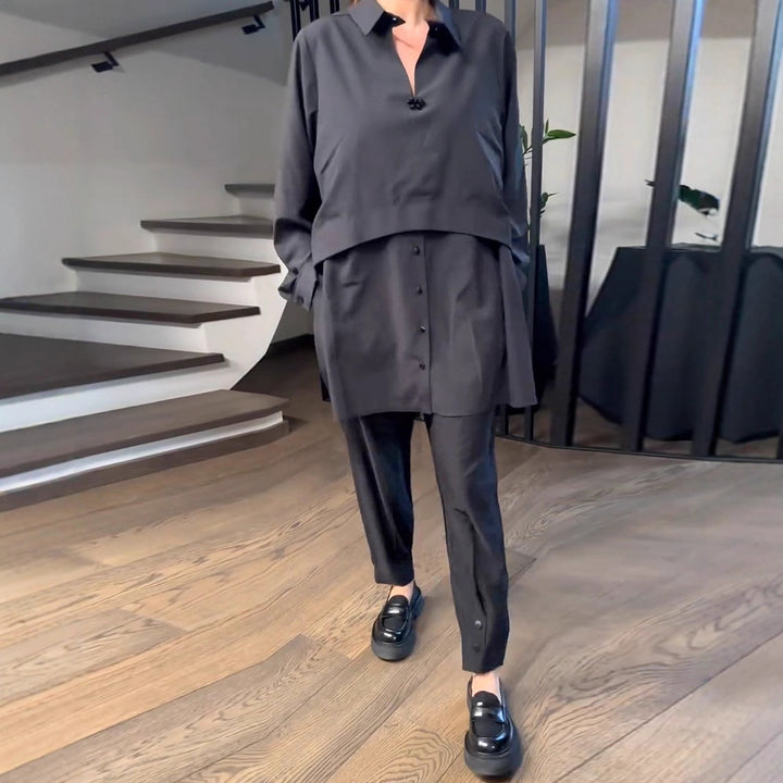Costume décontracté pour femmes en deux pièces avec blouse et pantalon à la mode Chic & Stil