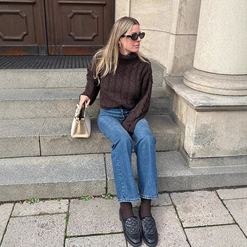 Trendy turtleneck sweater for ladies in textured knitted material Lune London