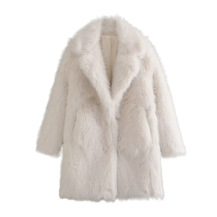 Ladies Plush Clothing with Elegant Lapels and Generous Pockets Lune London
