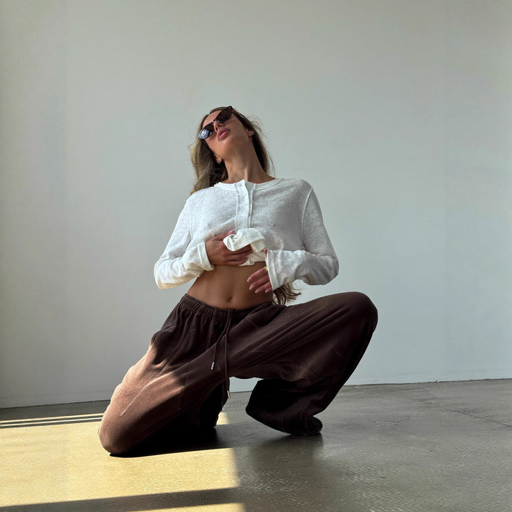 Wide velvet pants for women with elastic waist and practical side pockets Lune London