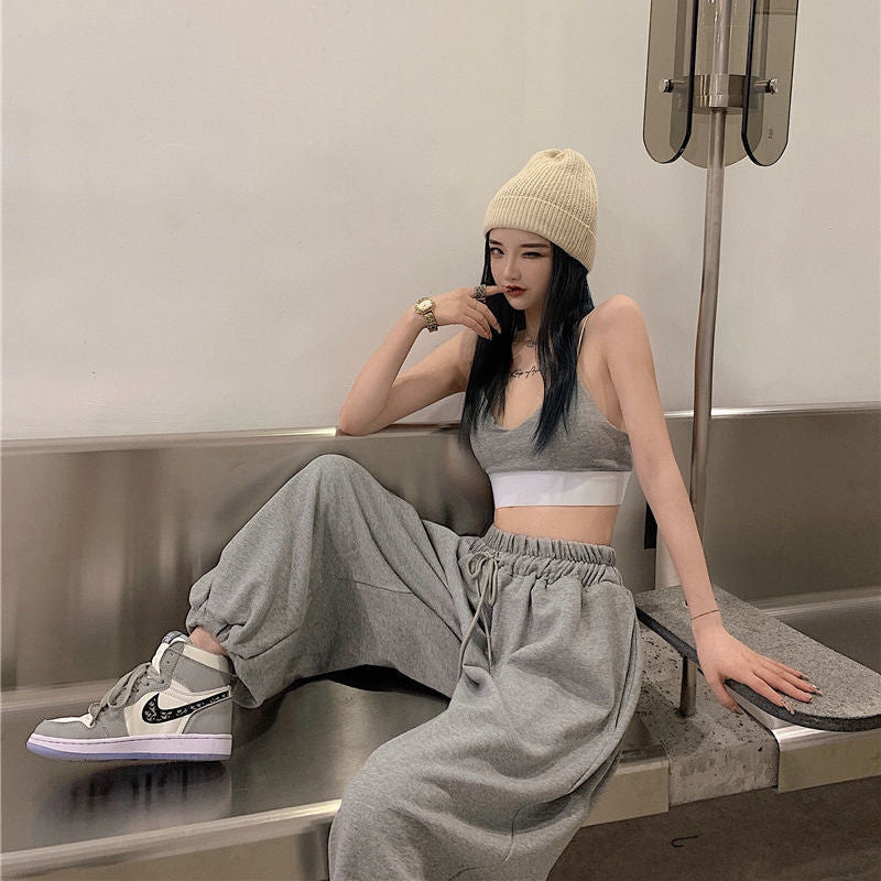Women's Comfortable and Stylish Cropped Sports Top Chic & Stil