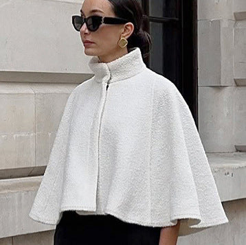Elegant cape jacket for women in high-quality material Lune London