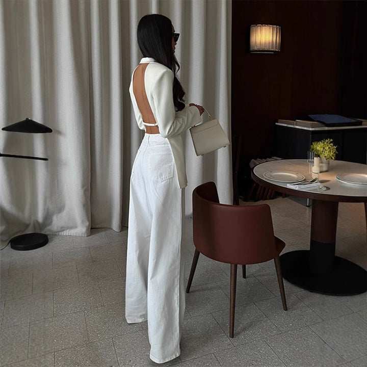Women Elegant Blazer with Modern Cut and Practical Pockets Lune London