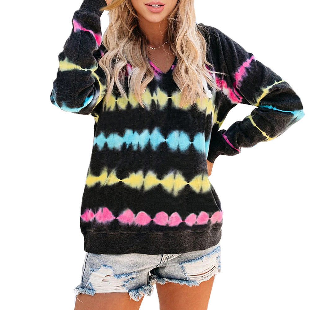 Casual women's V-neck sweater in a trendy tie-dye design Lune London
