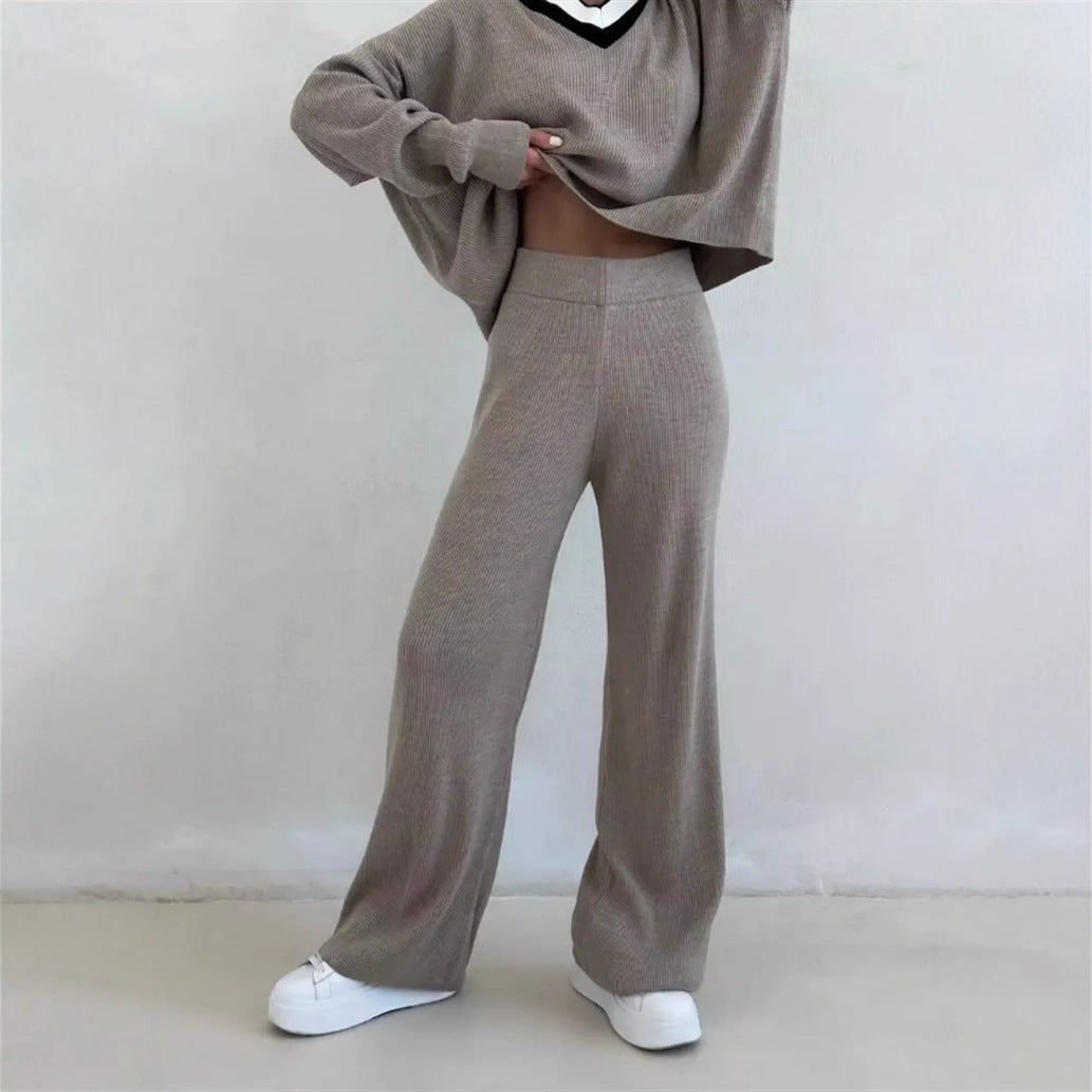 Ladies comfortable V-neck sweater with striped collar Lune London
