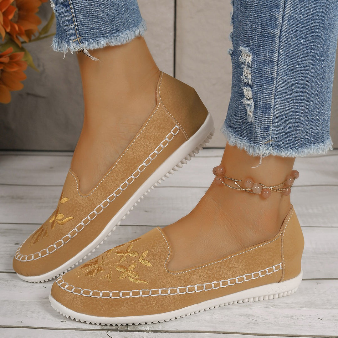 LADIES Moccasins with embroidered floral design and non-slip sole Lune London