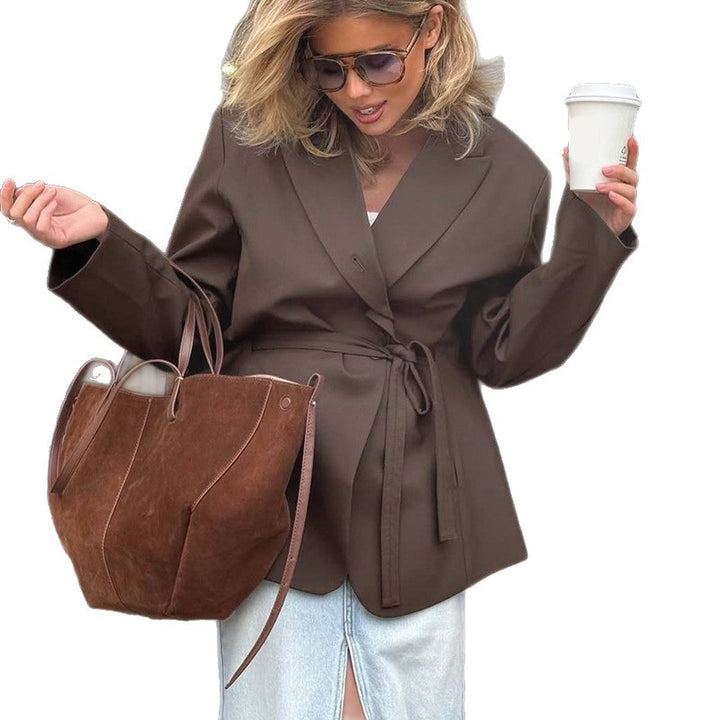 Tailored and elegant blazer for women Lune London