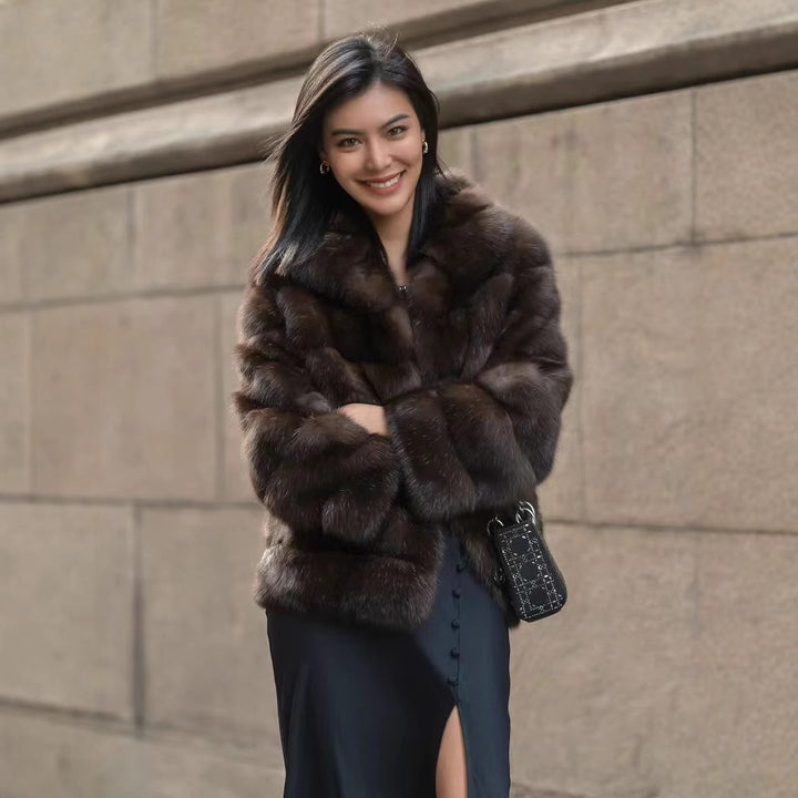 Ladies Elegant short jacket in luxurious faux fur with a voluminous design Lune London