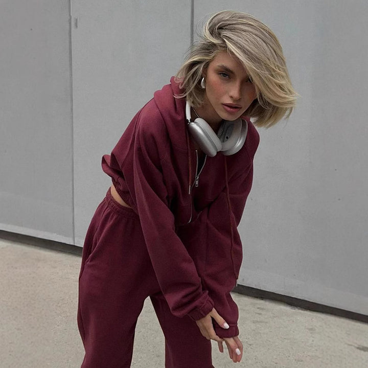 Women's sporty hoodie set with high collar and comfortable pants Lune London
