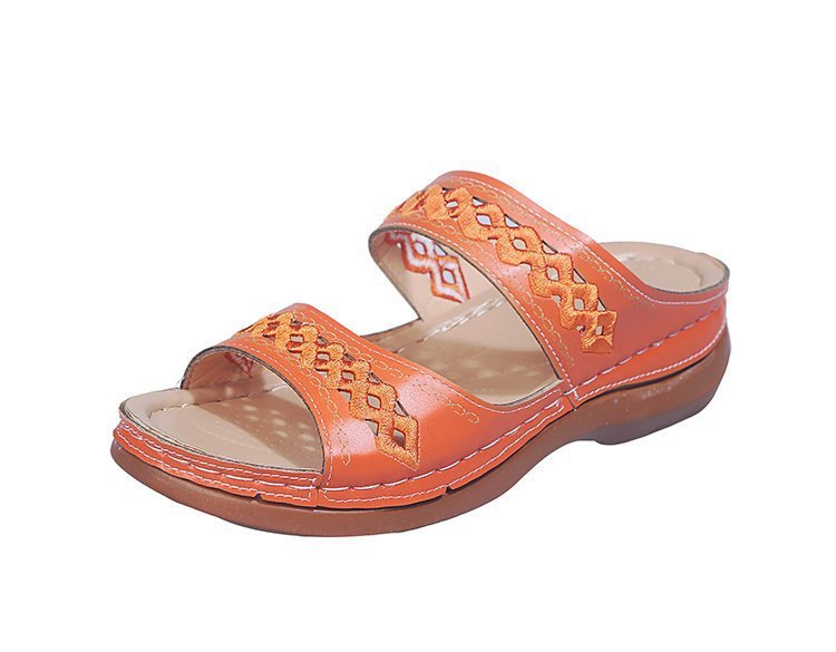Comfortable and stylish women's clogs with fashionable decorative details Lune London