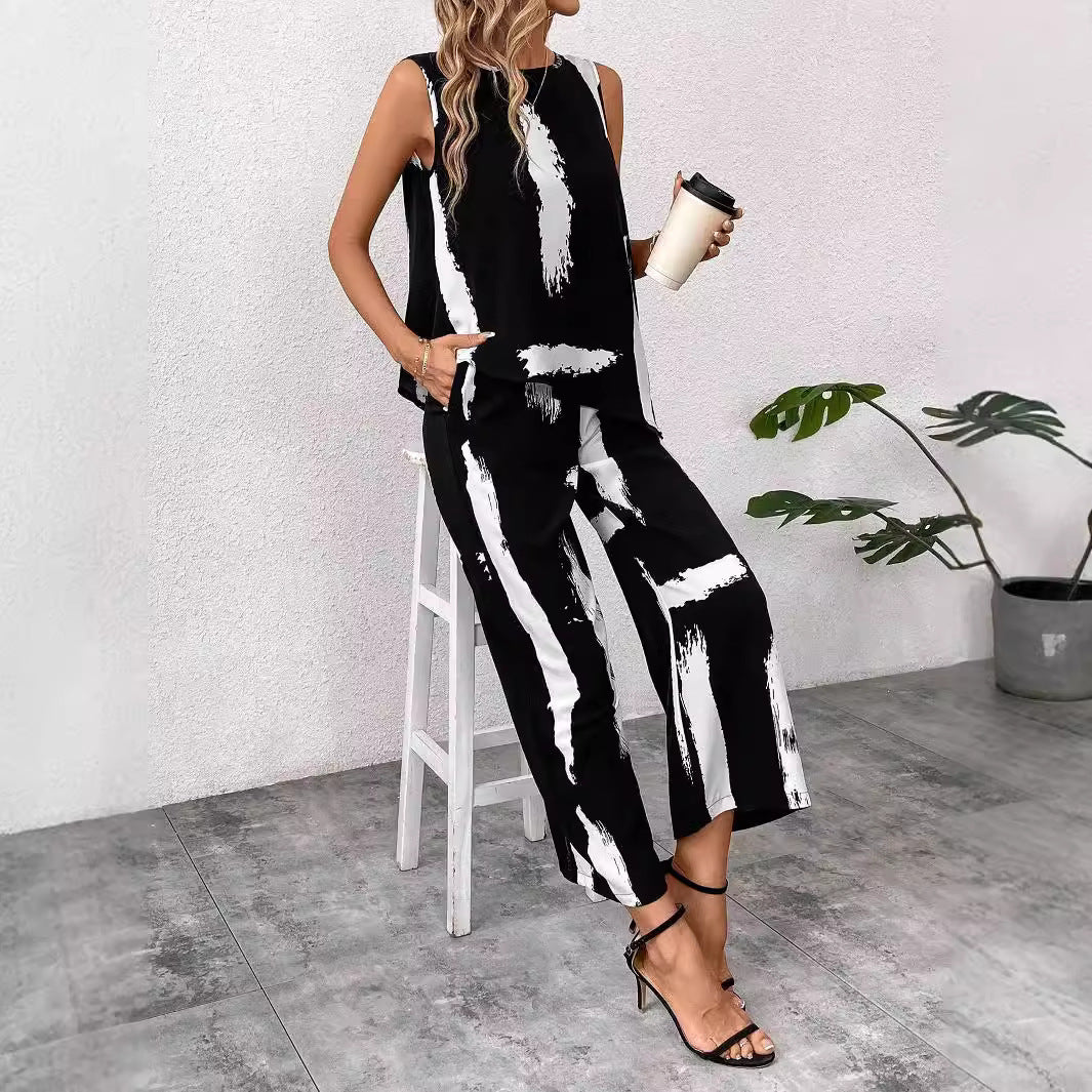 Two-piece women's set with a casual top and wide-leg pants Lune London