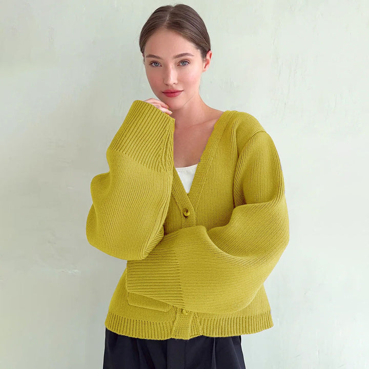 Ladies cardigan with wide sleeves and practical pockets Lune London