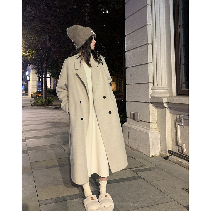 Robe en tricot pour femmes avec décolleté en V profond et coupe confortable Chic & Stil