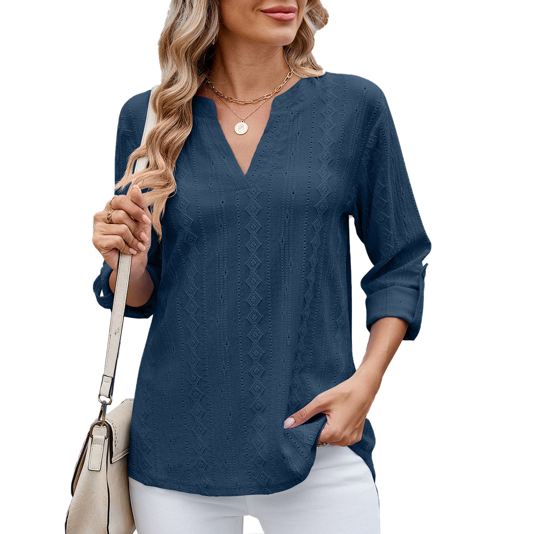 Ladies Elegant and light blouse with V-neck Lune London
