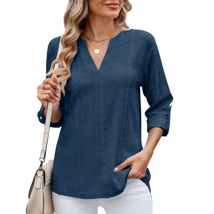 Ladies Elegant and light blouse with V-neck Lune London