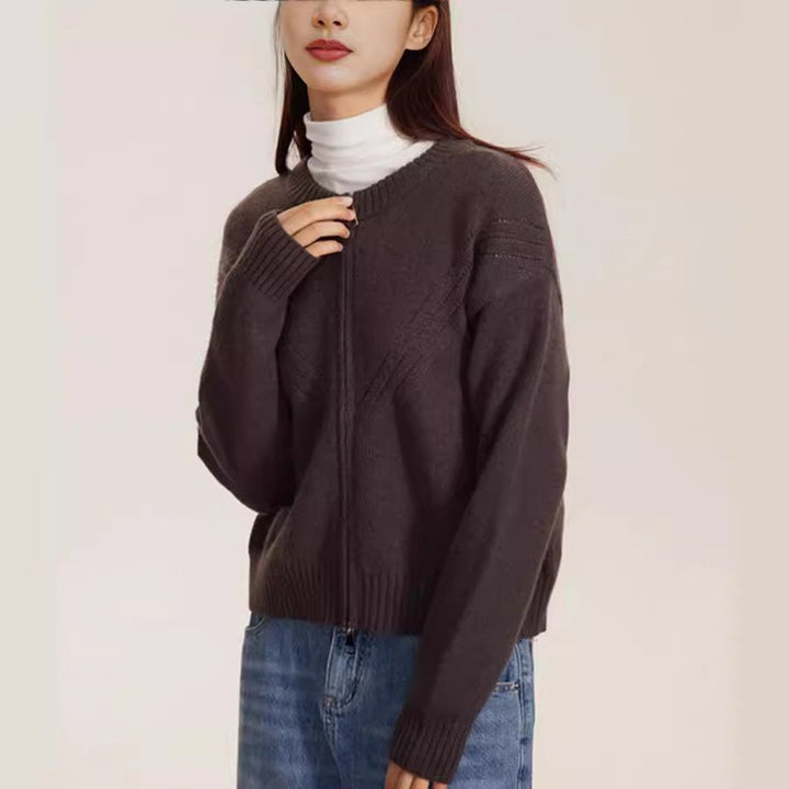 Ladies cozy knit cardigan with modern zipper closure and nice structured design Lune London