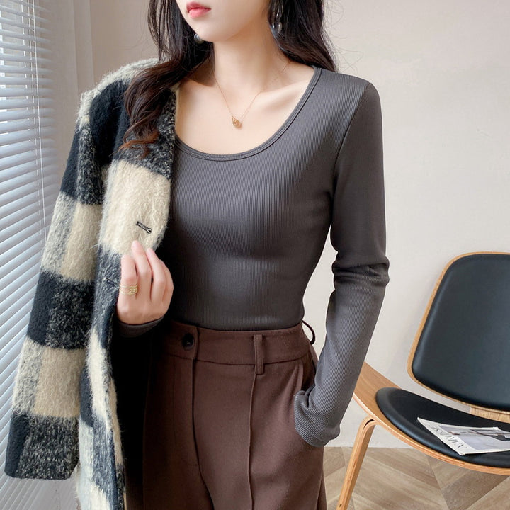 Ladies fashionable cropped long sleeve shirt with ribbed texture Chic & Stil