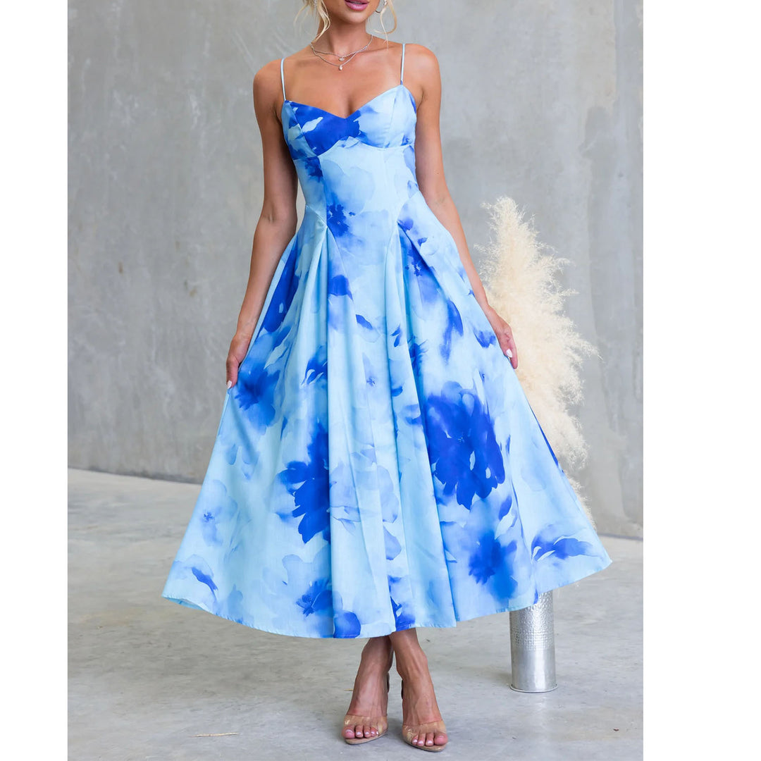 Ladies max dress with delicate floral design and sophisticated V-neck Lune London