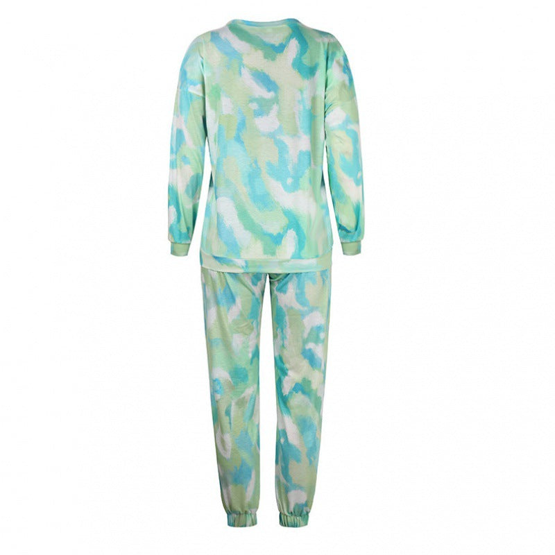 Women Comfortable Sweat Suit with Modern Batik Details Lune London