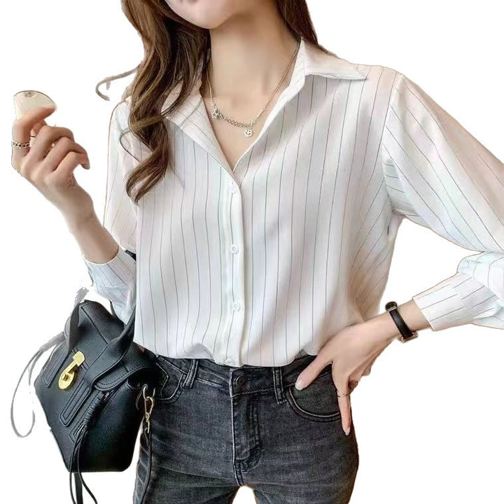 Blouse élégante pour femmes avec un motif rayé fin Chic & Stil