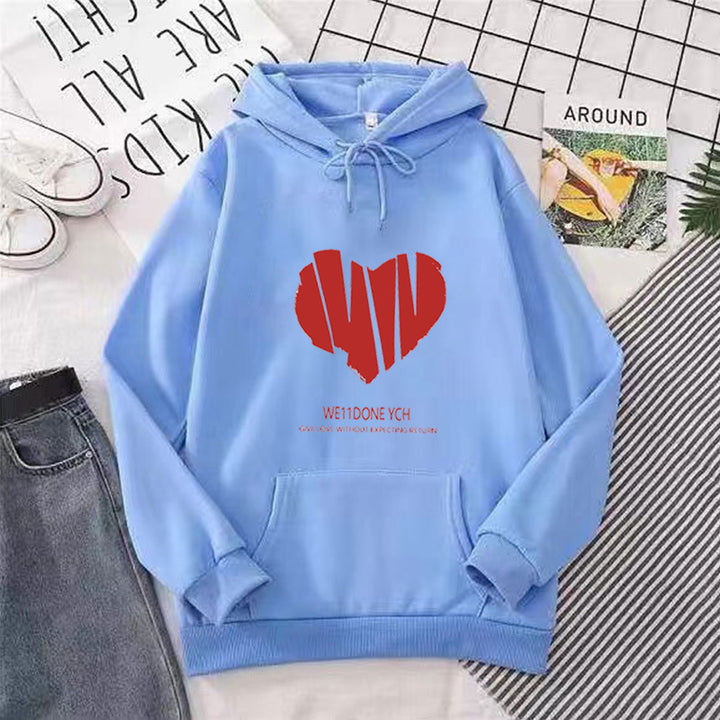 Women's hoodie with creative heart design and stylish lettering Chic & Stil