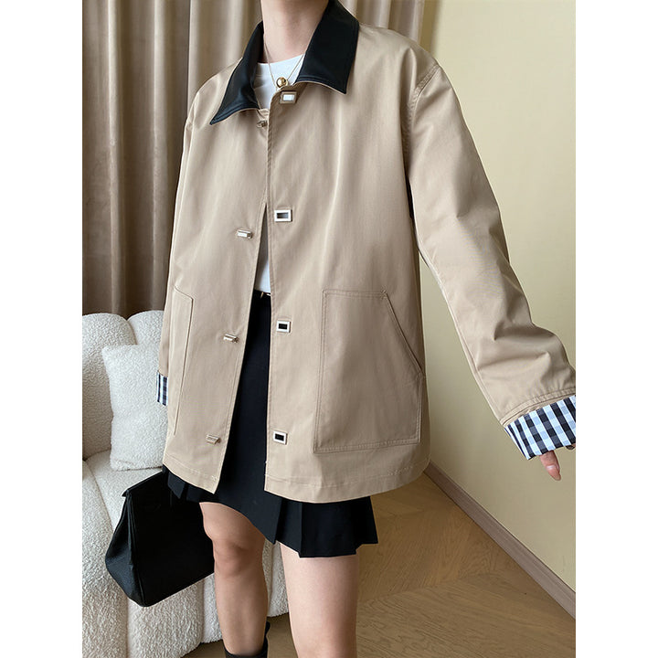 Women's transitional jacket with contrasting collar and practical pockets Chic & Stil