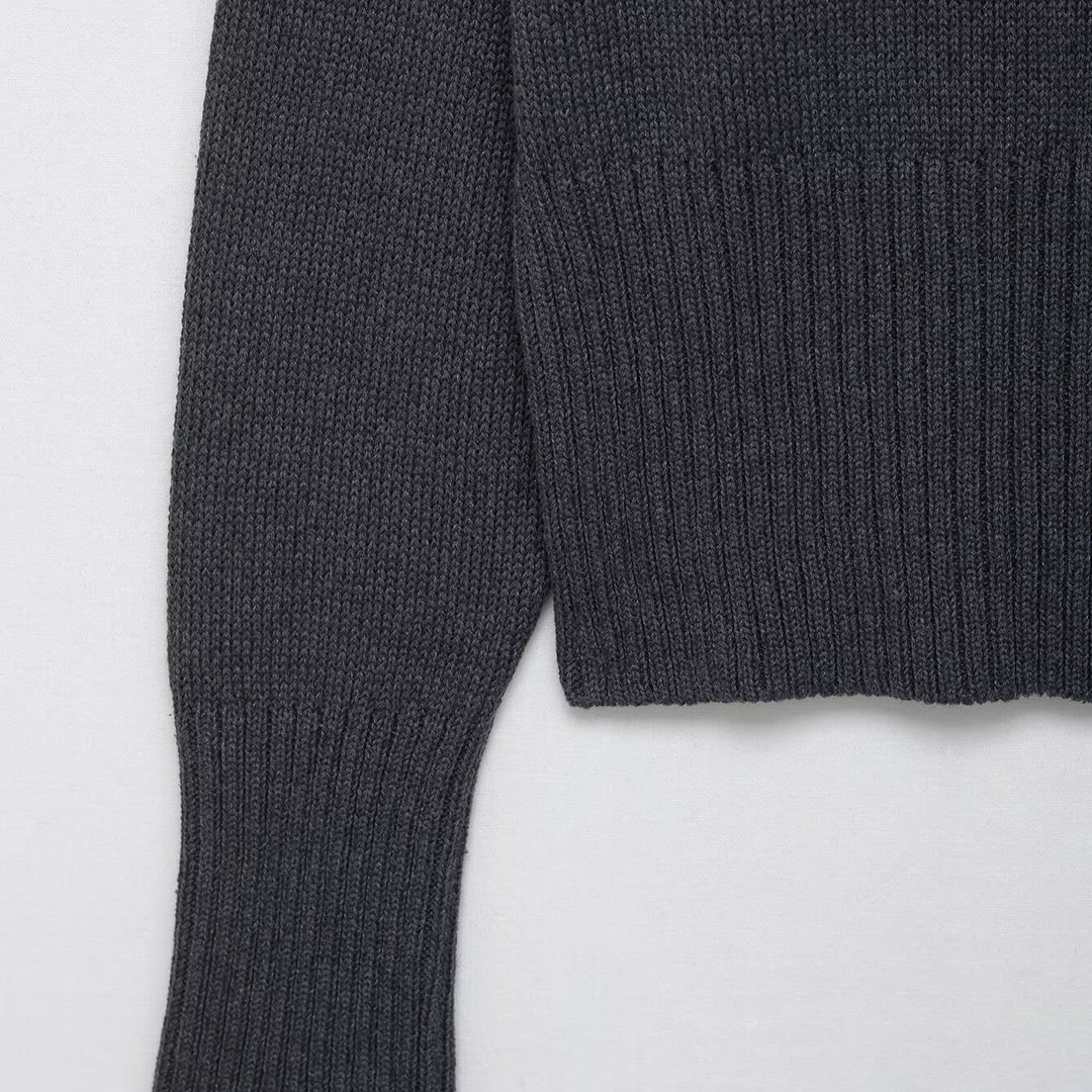 Casual sweater for women with a wide and elegant collar Lune London
