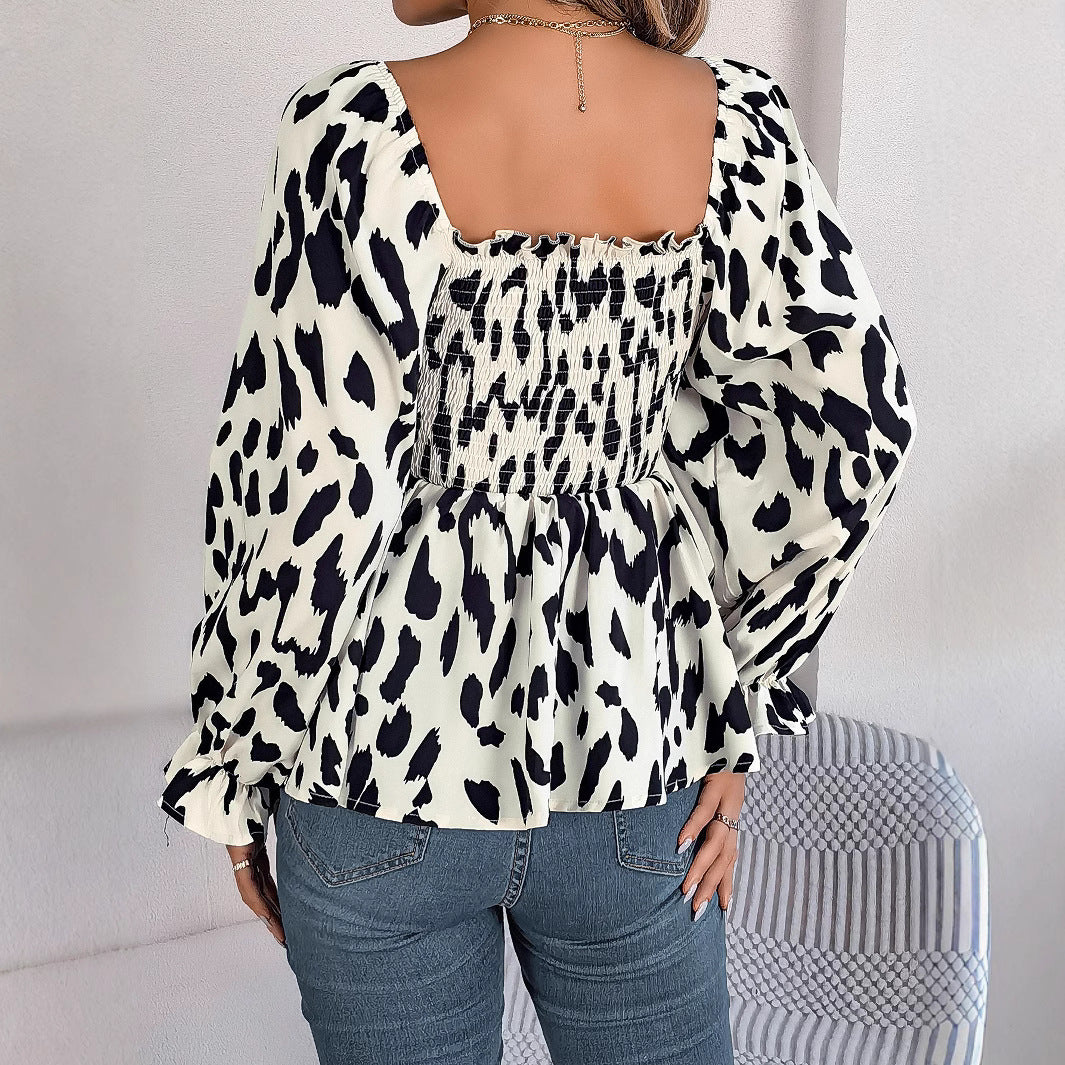 Lace-up blouse for ladies with a loose fit and a trendy animal print Lune London