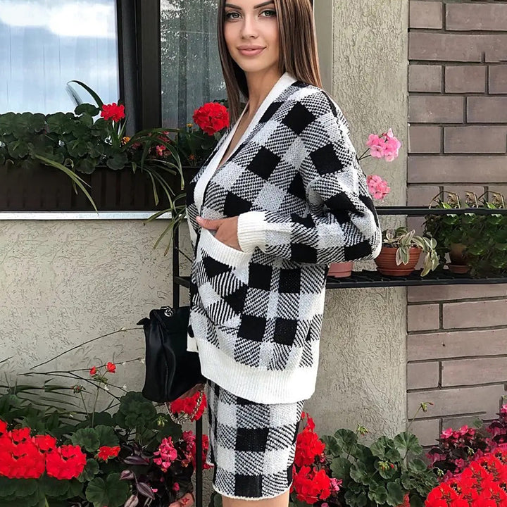 Ensemble tricot à la mode pour femmes avec fermeture à boutons sur le devant et design à motifs Chic & Stil