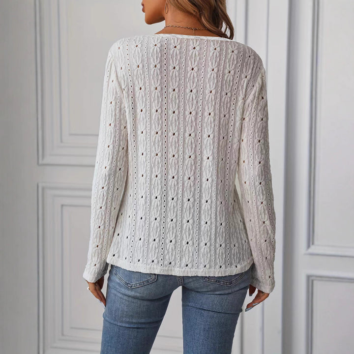 Chemise à manches longues pour femmes avec boutons décoratifs et texture Chic & Stil
