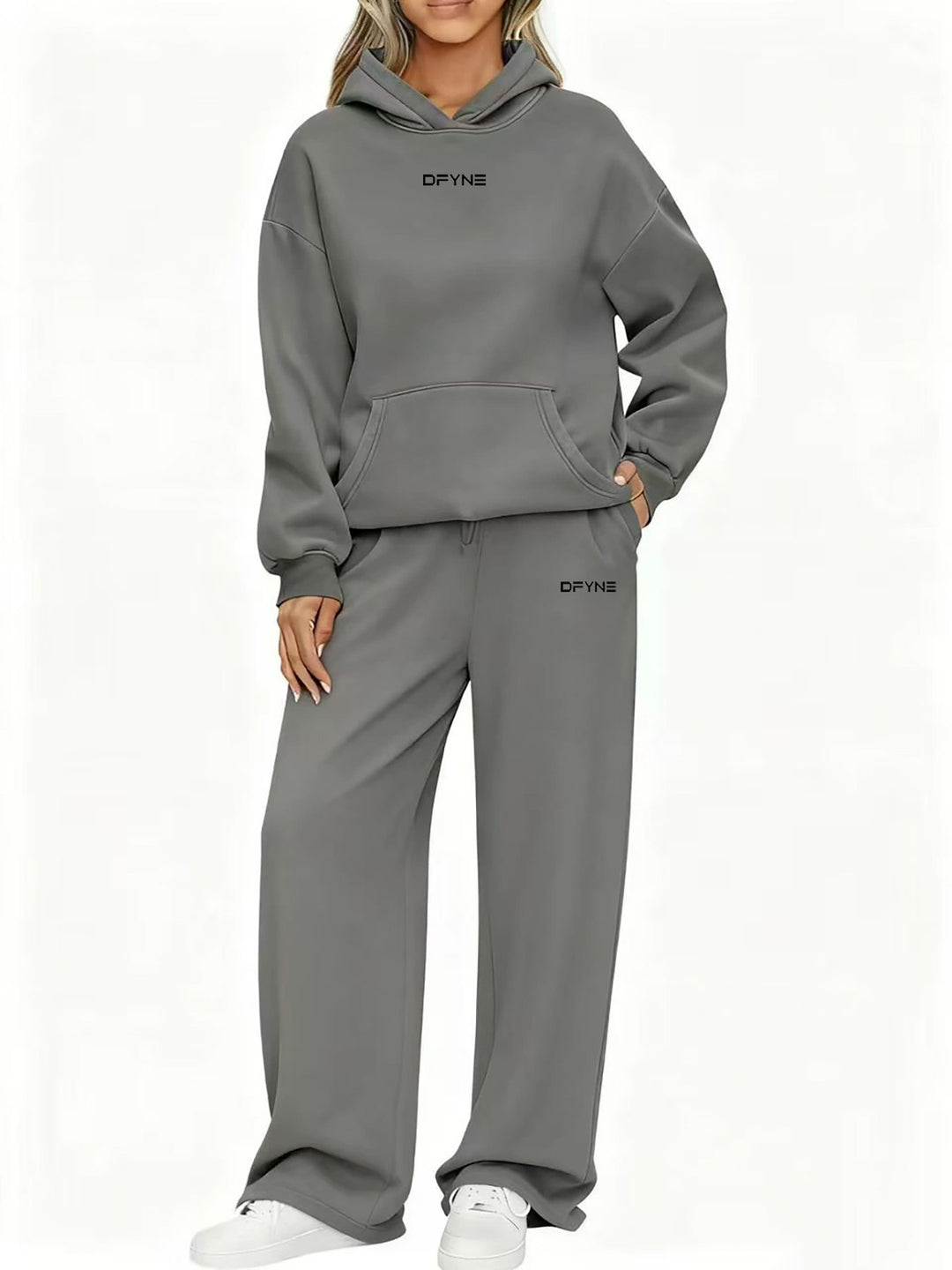 Women's casual jogging suit made of soft sweat material Chic & Stil