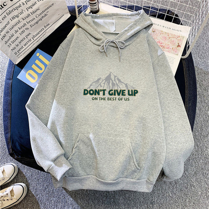 Women's hoodie with motivating mountain design Chic & Stil