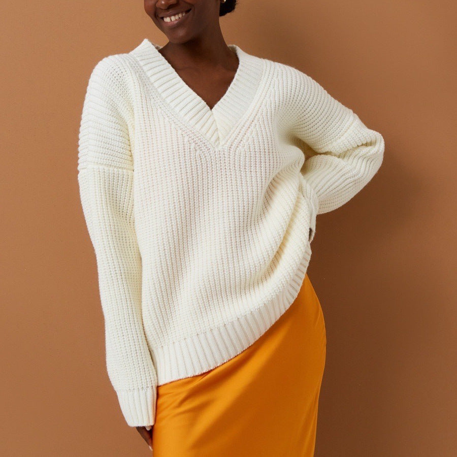 Lune London V neck sweater for women with a relaxed fit
