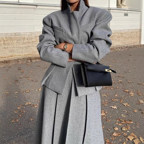 Oversized wool blazer for women in a smart-casual style Lune London