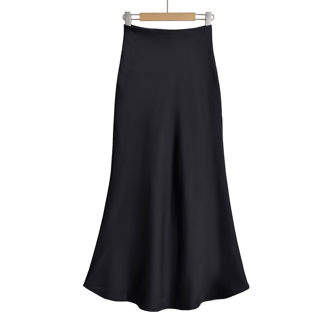Elegant maxi skirt for ladies in flowing satin fabric with high waist Lune London